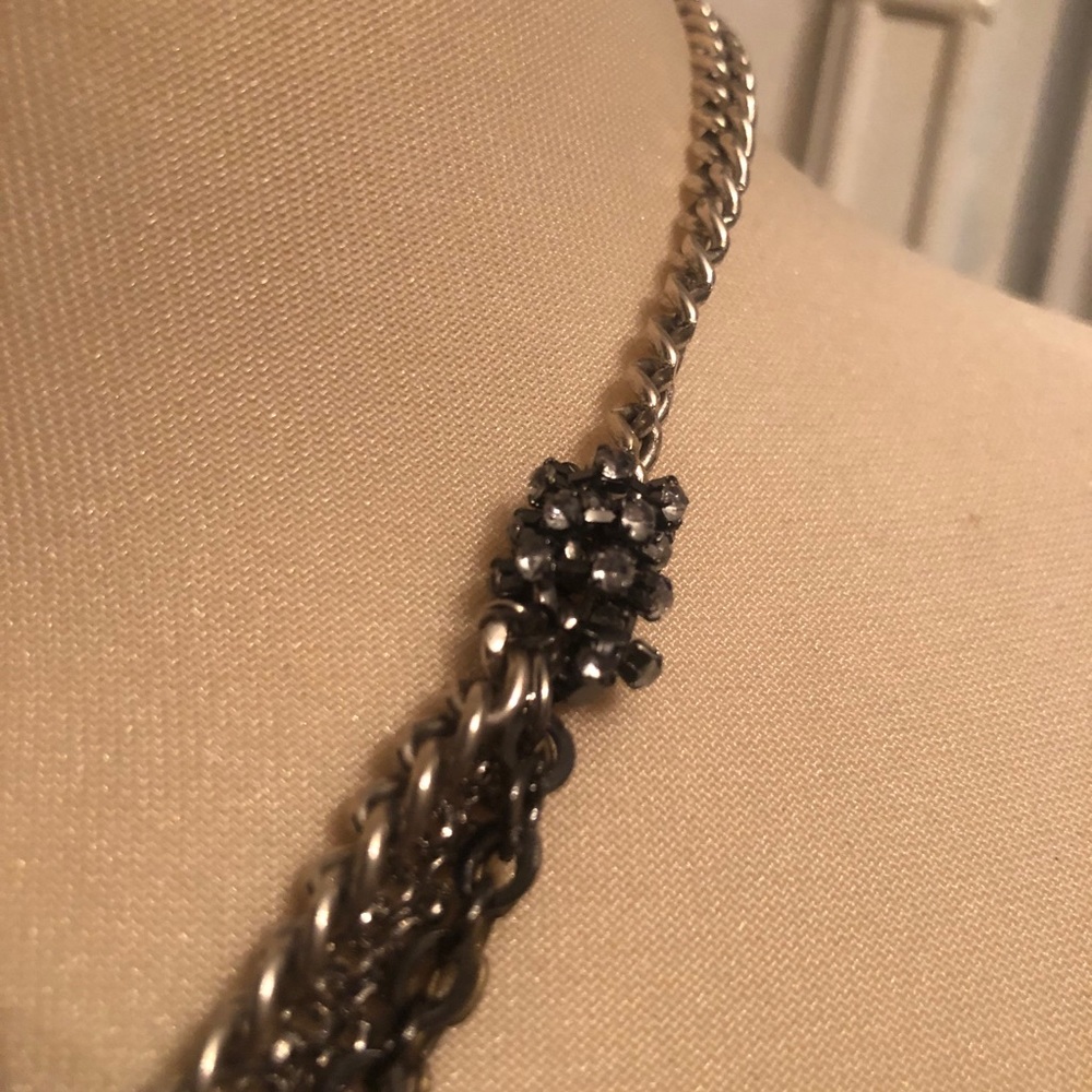 Chain Layer Necklace - Picture 2 of 3